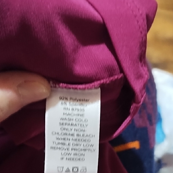 Susan Graver NWOT Magenta Long Sleeve Tunic Top With Shirring And Key Hole Large - Picture 8 of 8